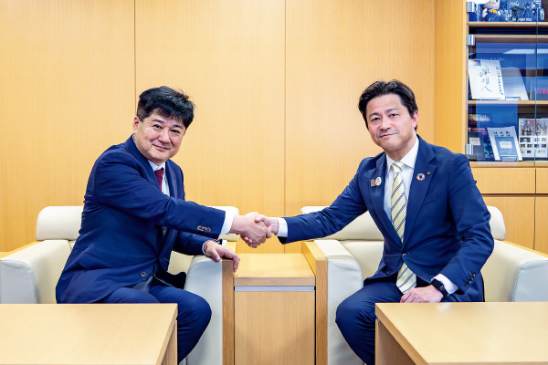 市長 理事長 握手